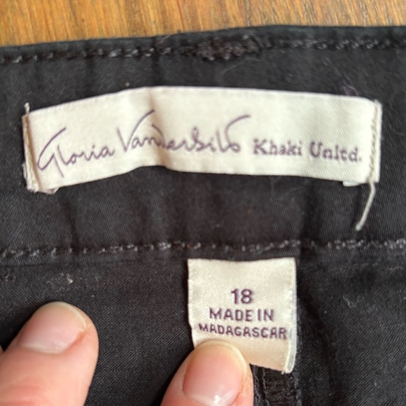 Gloria Vanderbilt Khaki Unltd black Capri Pants Women’s 18 - Picture 5 of 5